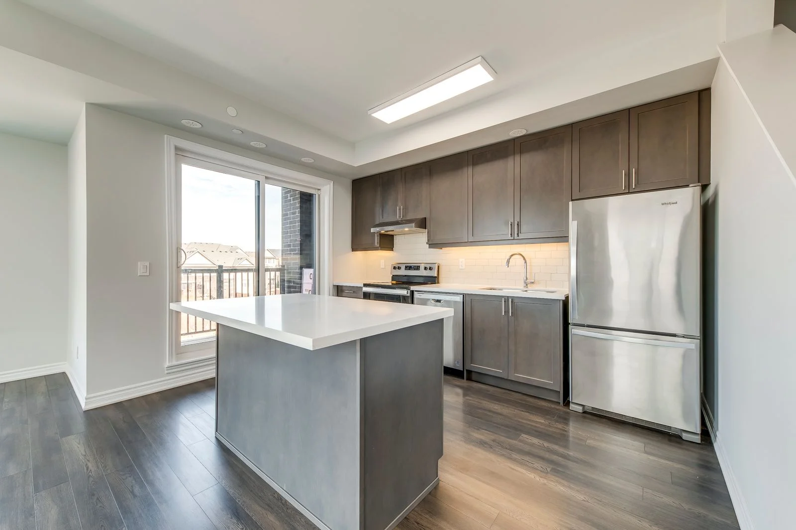 349 Wheat Boom Drive 329, Oakville, On L6h 7x5