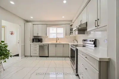 Semi-Detached in Brampton