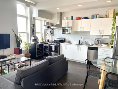 1496 Queen Street W 304, Toronto W01, On M6k 1m4