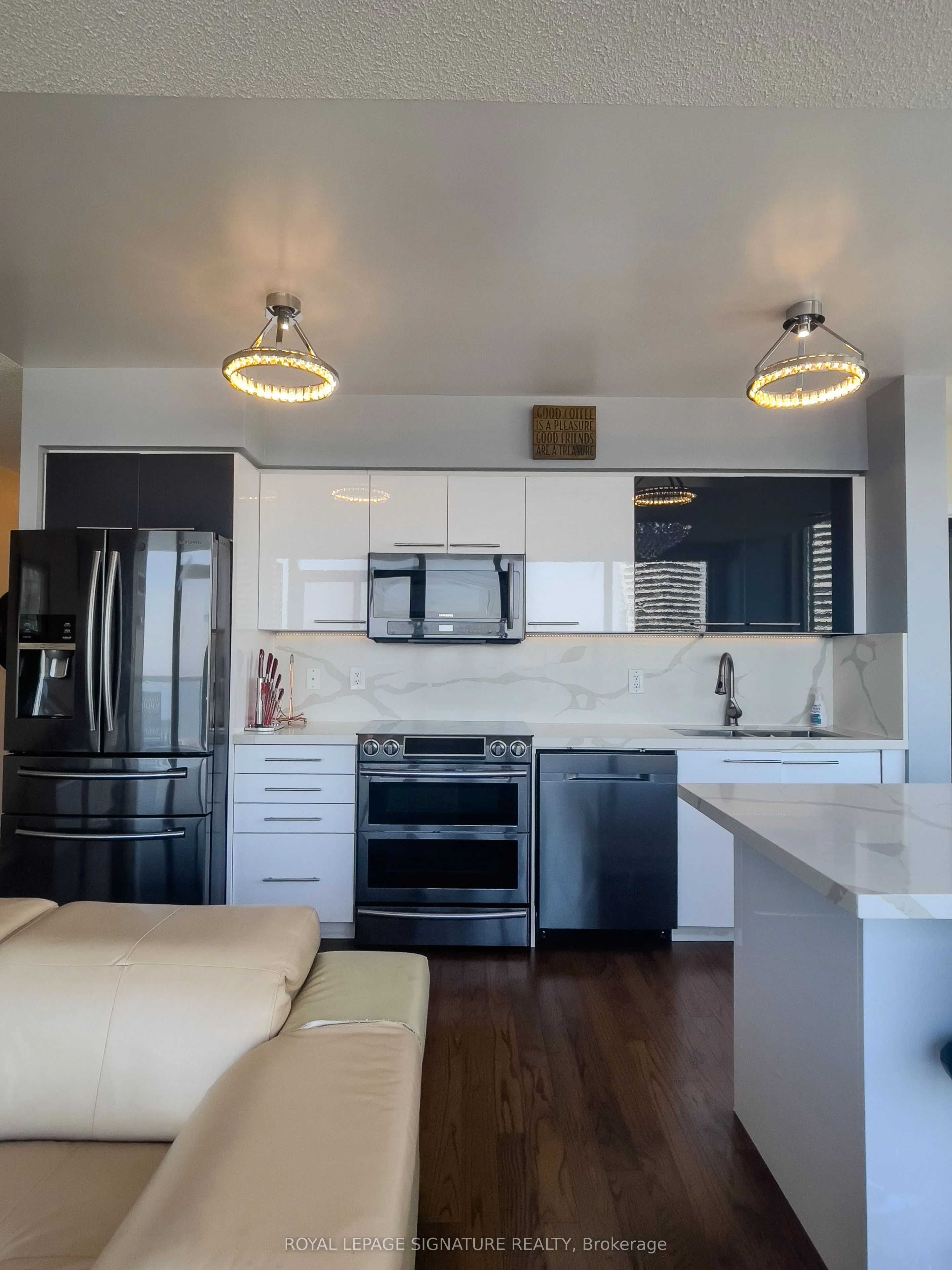 2230 Lake Shore Boulevard W 4006, Toronto W06, On M8v 0b2
