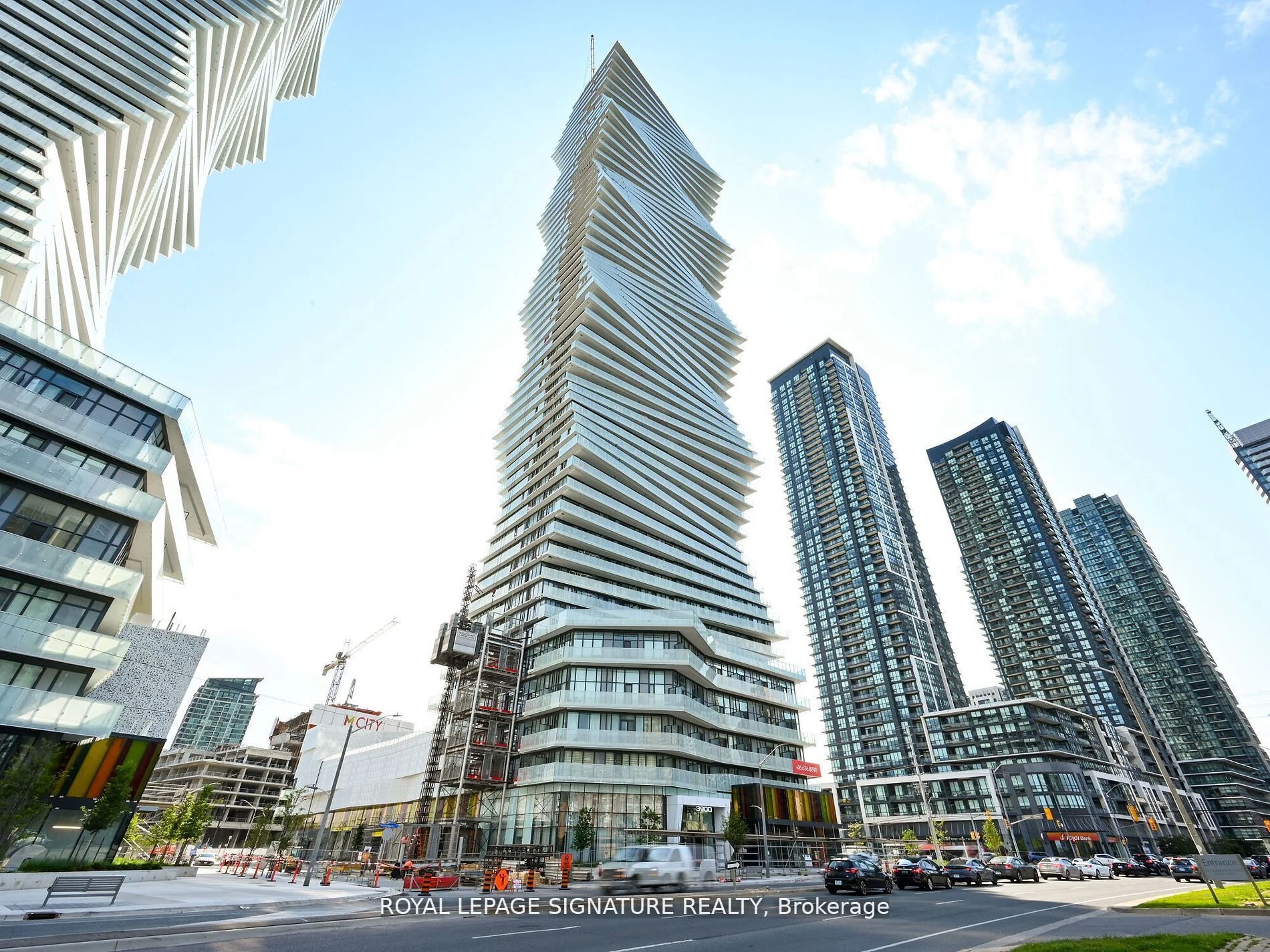 3900 Confederation Parkway E 4605, Mississauga, ON L5B 0M3