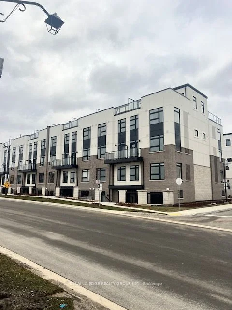 Condo Townhouse in Milton