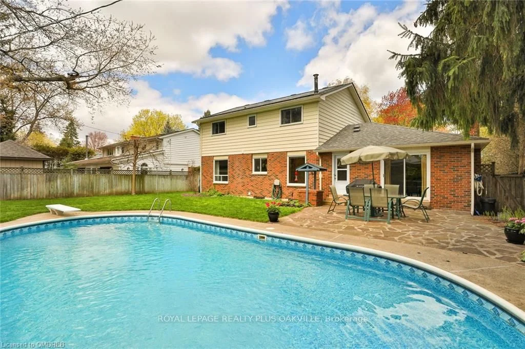 70 Walby Drive, Oakville, ON L6L 4C7