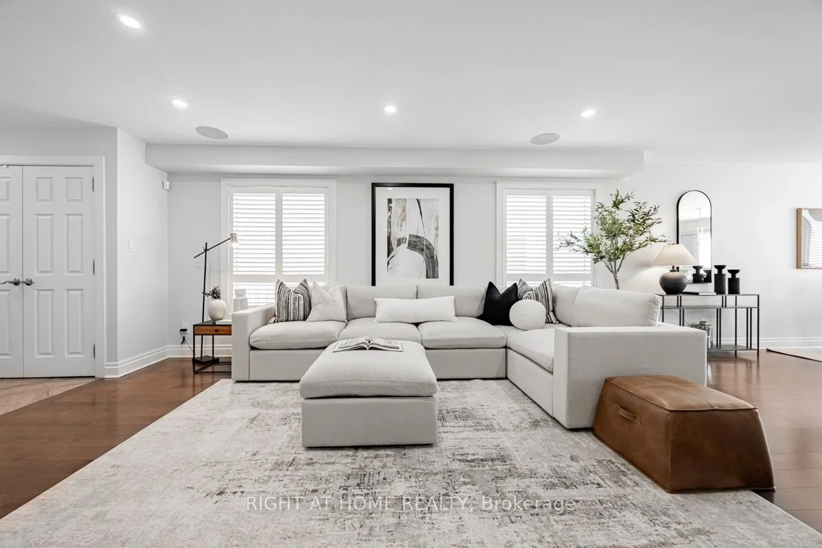 668 Rossellini Drive, Mississauga, On L5w 1l1