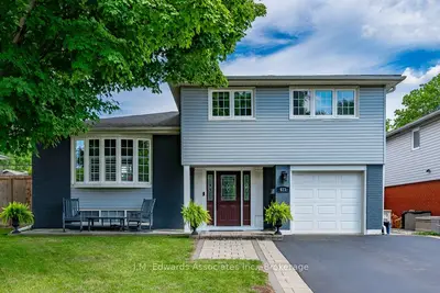 Detached in Burlington