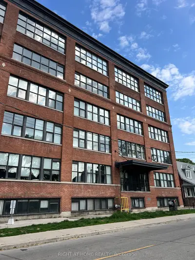 2154 Dundas Street W 406, Toronto W01, On M6r 1x3