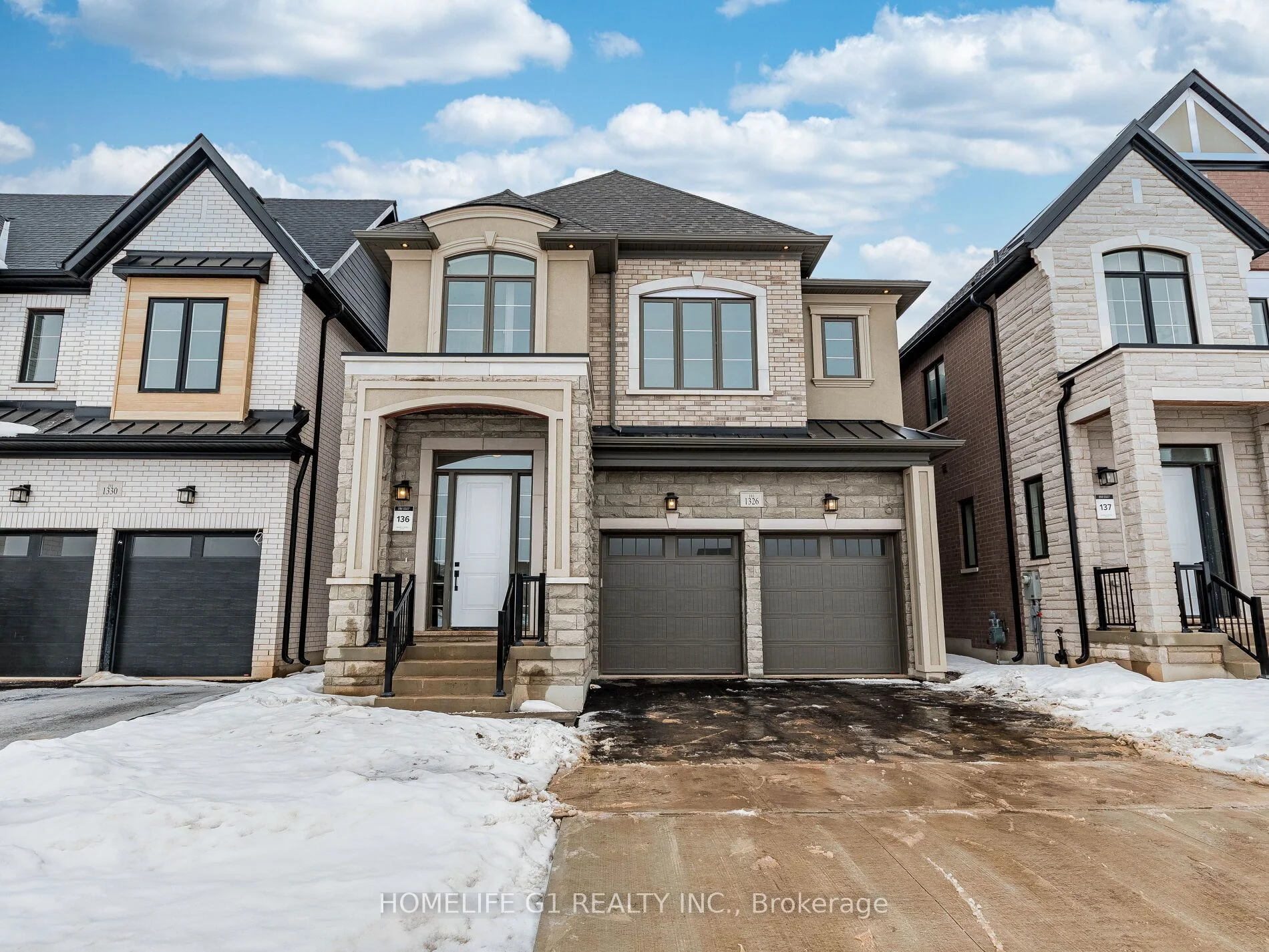 Detached in Oakville