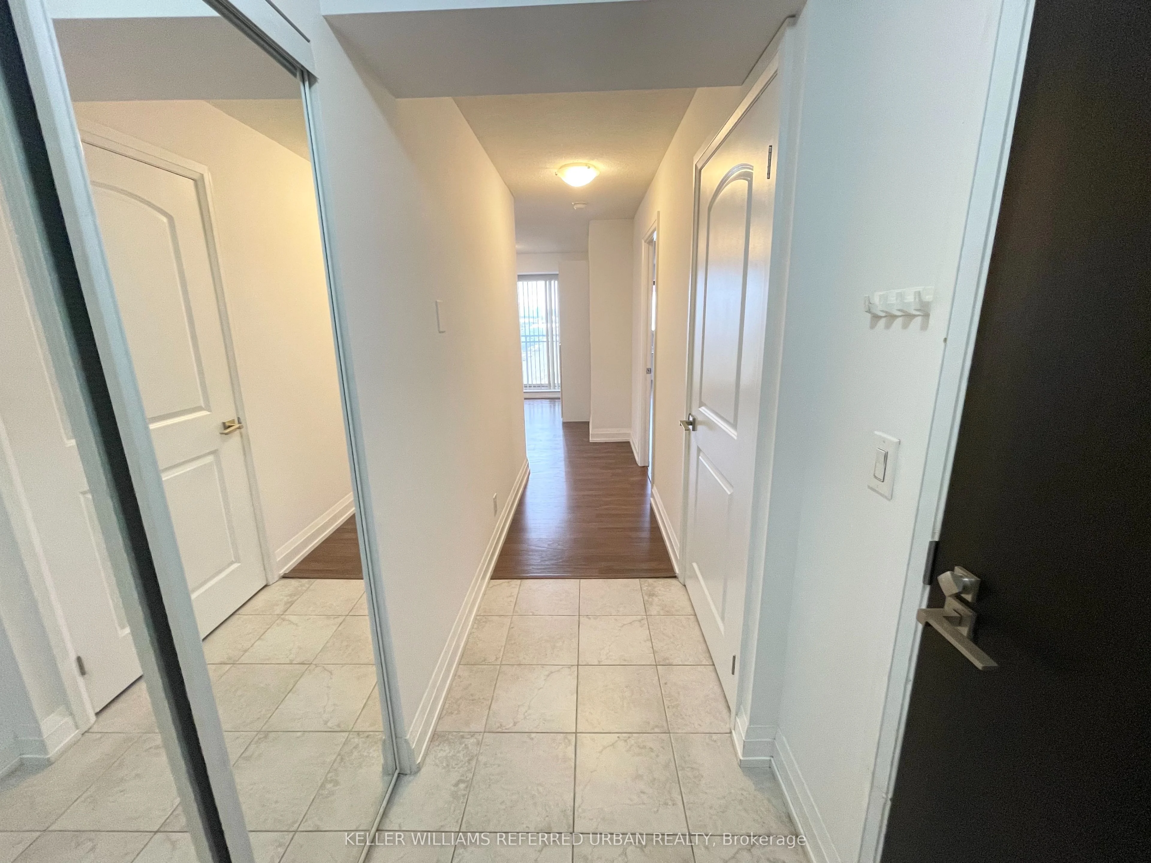 55 De Boers Drive 811, Toronto W05, On M3j 0g5