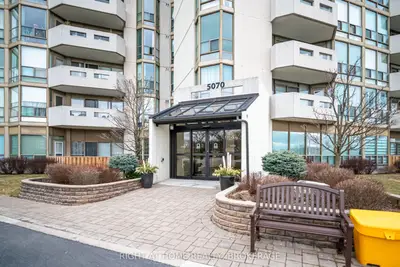 Condo Apartment in Burlington