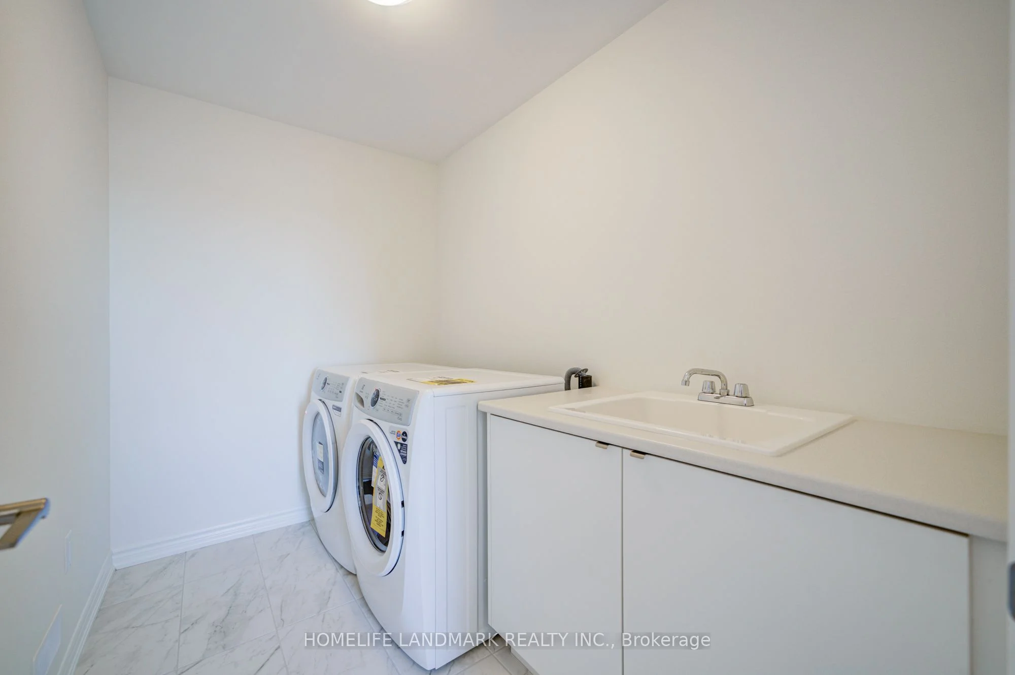 3034 ROBERT LAMB Boulevard, Oakville, ON L6H 8B7