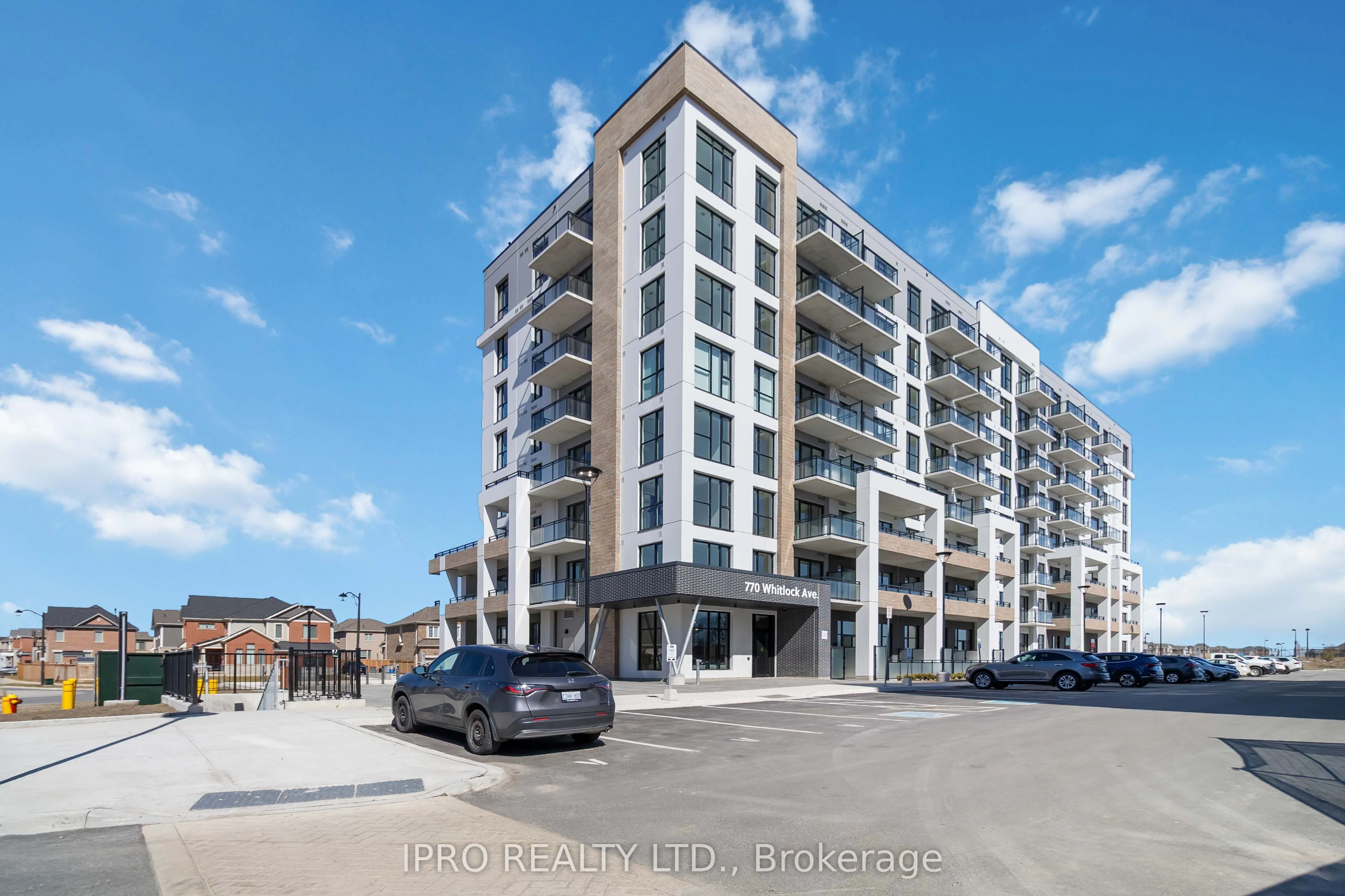 Condo Apartment in Milton