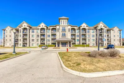 Condo Apartment in Milton