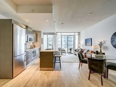 88 Park Lawn Road 2710, Toronto W06, On M8y 0b5