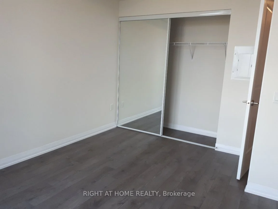 35 Watergarden Drive #912, Mississauga, ON L5R 0G8