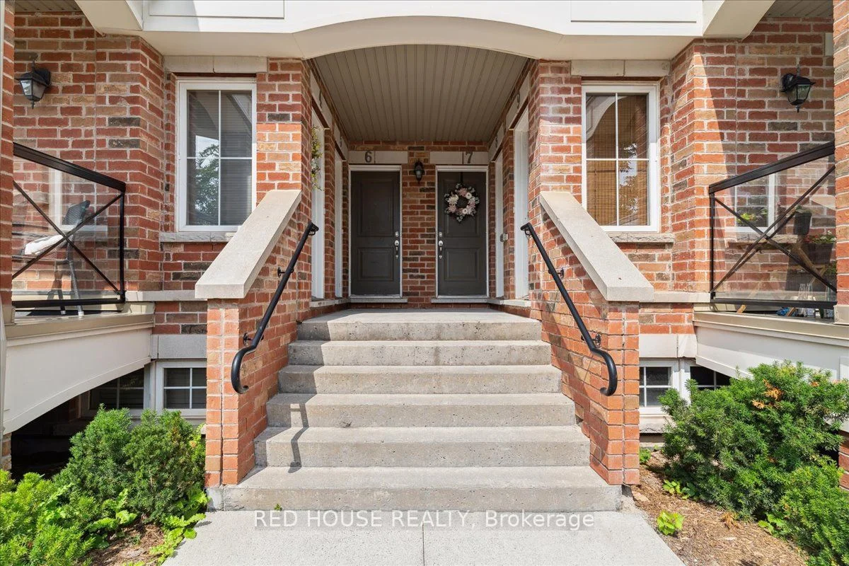 Condo Townhouse in Oakville