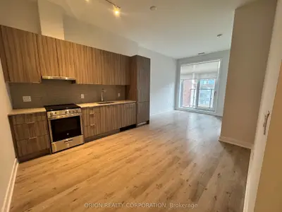 430 Square One Drive 401, Mississauga, On L5b 0l6