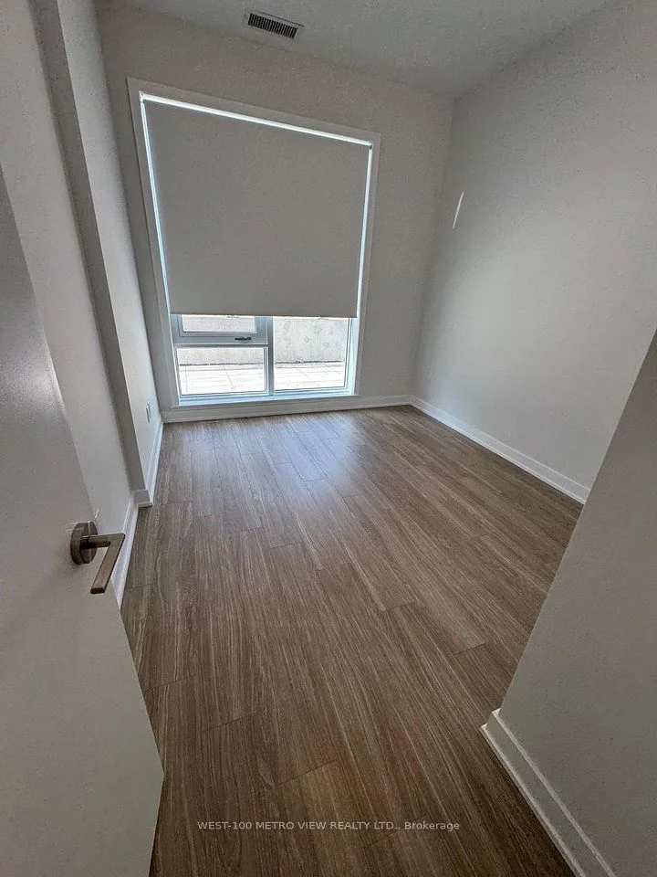 430 Square One Drive 514, Mississauga, ON L5B 0L6