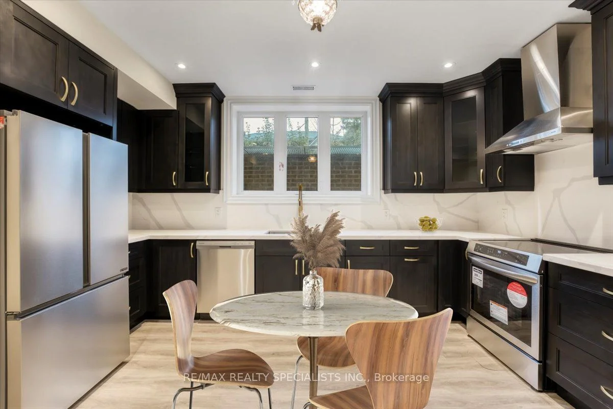 61 Delroy Drive Bsmt, Toronto W07, On M8y 1n1