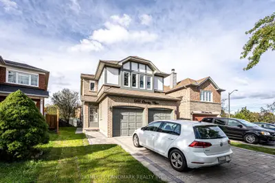 5848 Chorley Place, Mississauga, On L5m 5l7