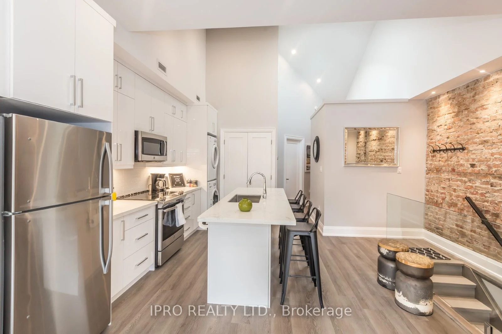 1220 King Street W A, Toronto W01, On M6k 1g4