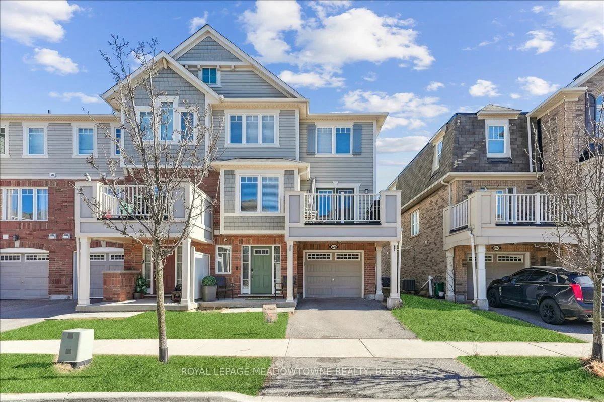 Att/Row/Townhouse in Milton