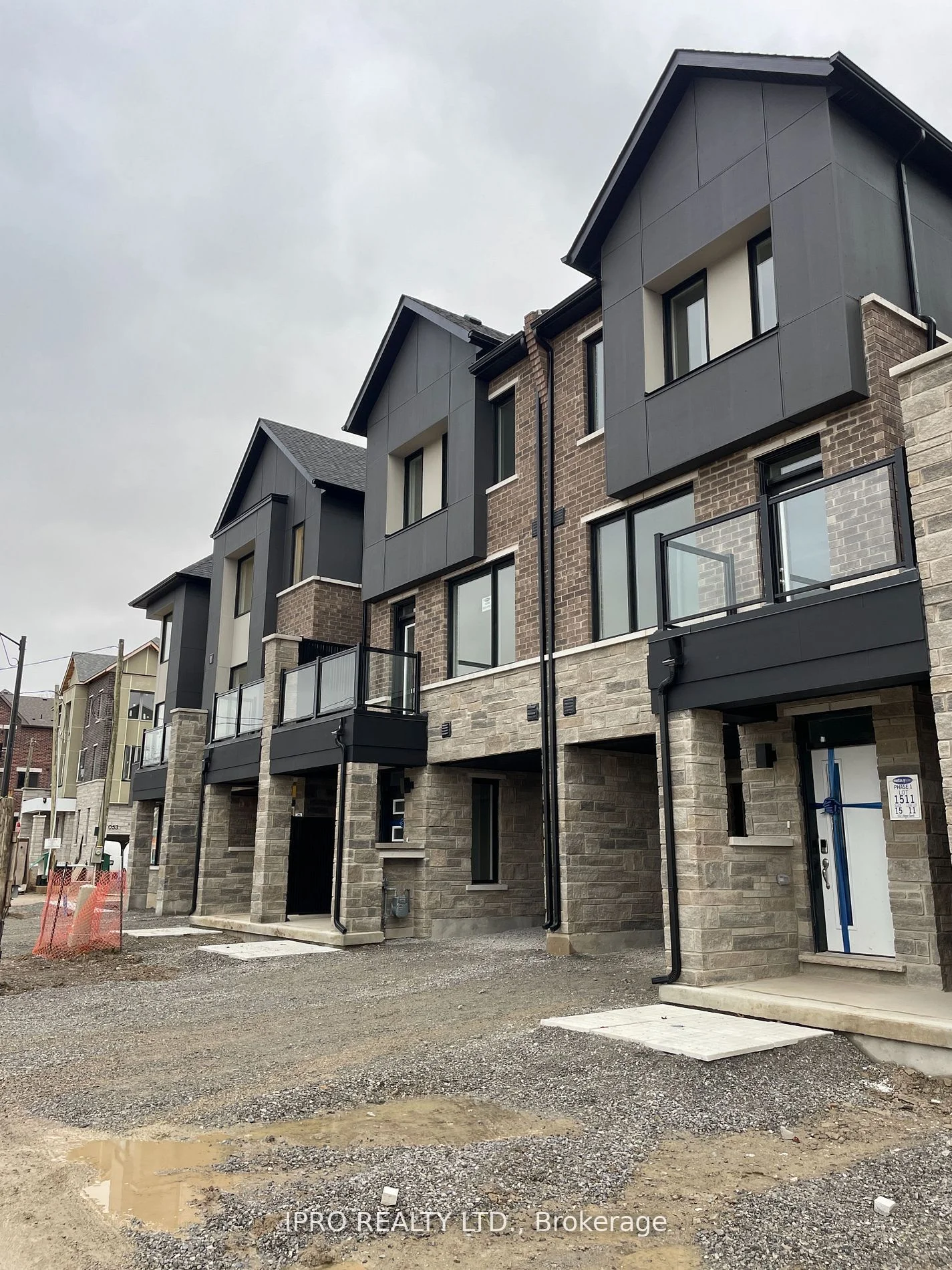 5125 Vetere Street, Mississauga, On L5m 2s8