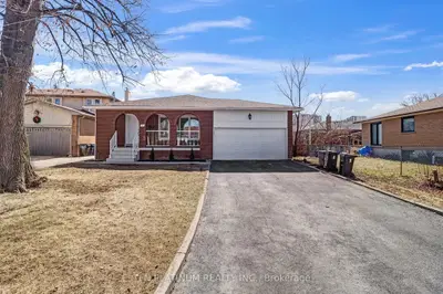 2 Delbasso Court, Toronto W09, On M9r 1w6