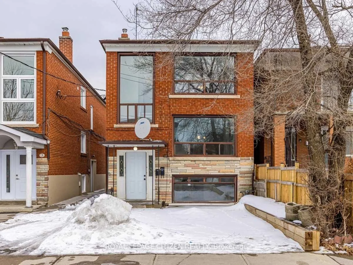 Triplex in Toronto