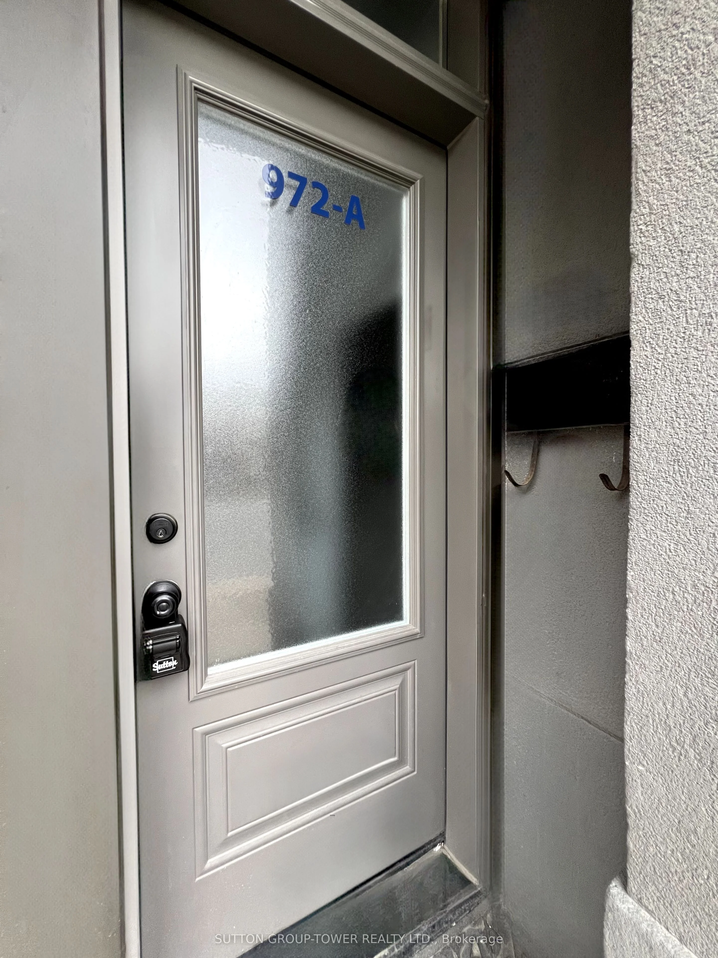 972 The Queensway, Toronto W07, On, M8z 1p6