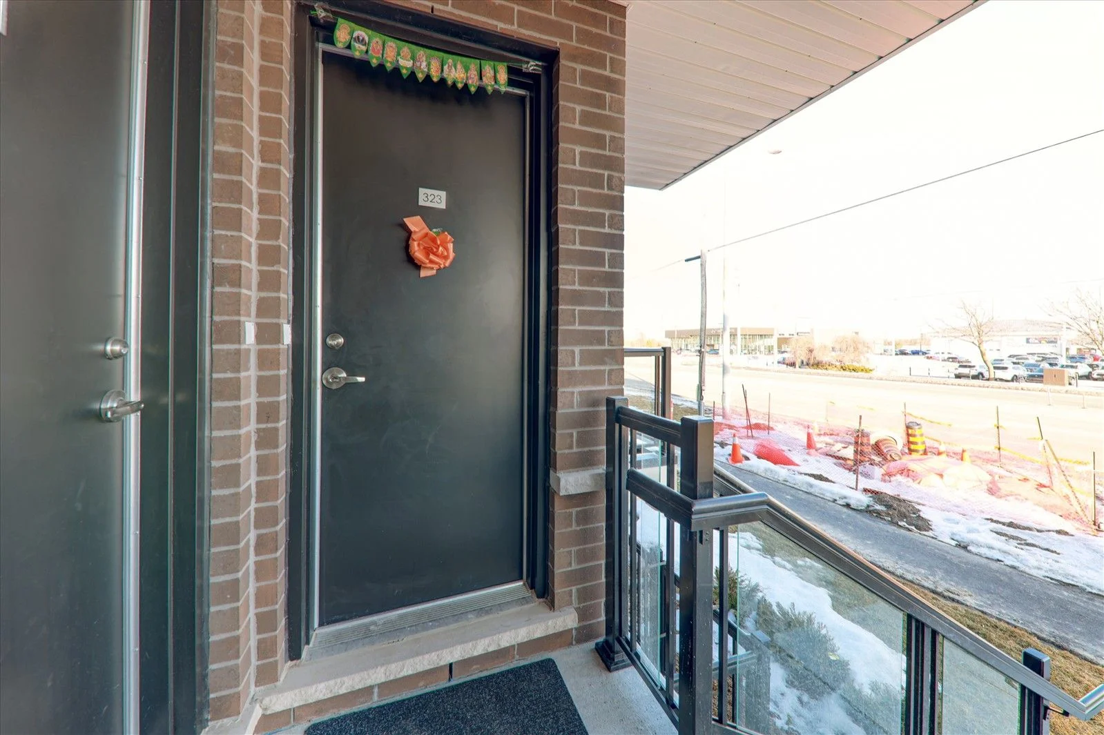 105 The Queensway Avenue 611, Toronto W01, On M6s 5b5