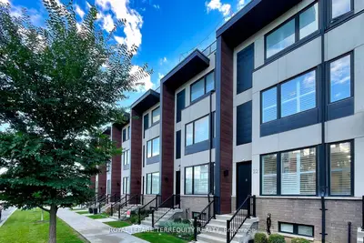 22 Caroline Carpenter Grove, Toronto W05, On M3k 0b1
