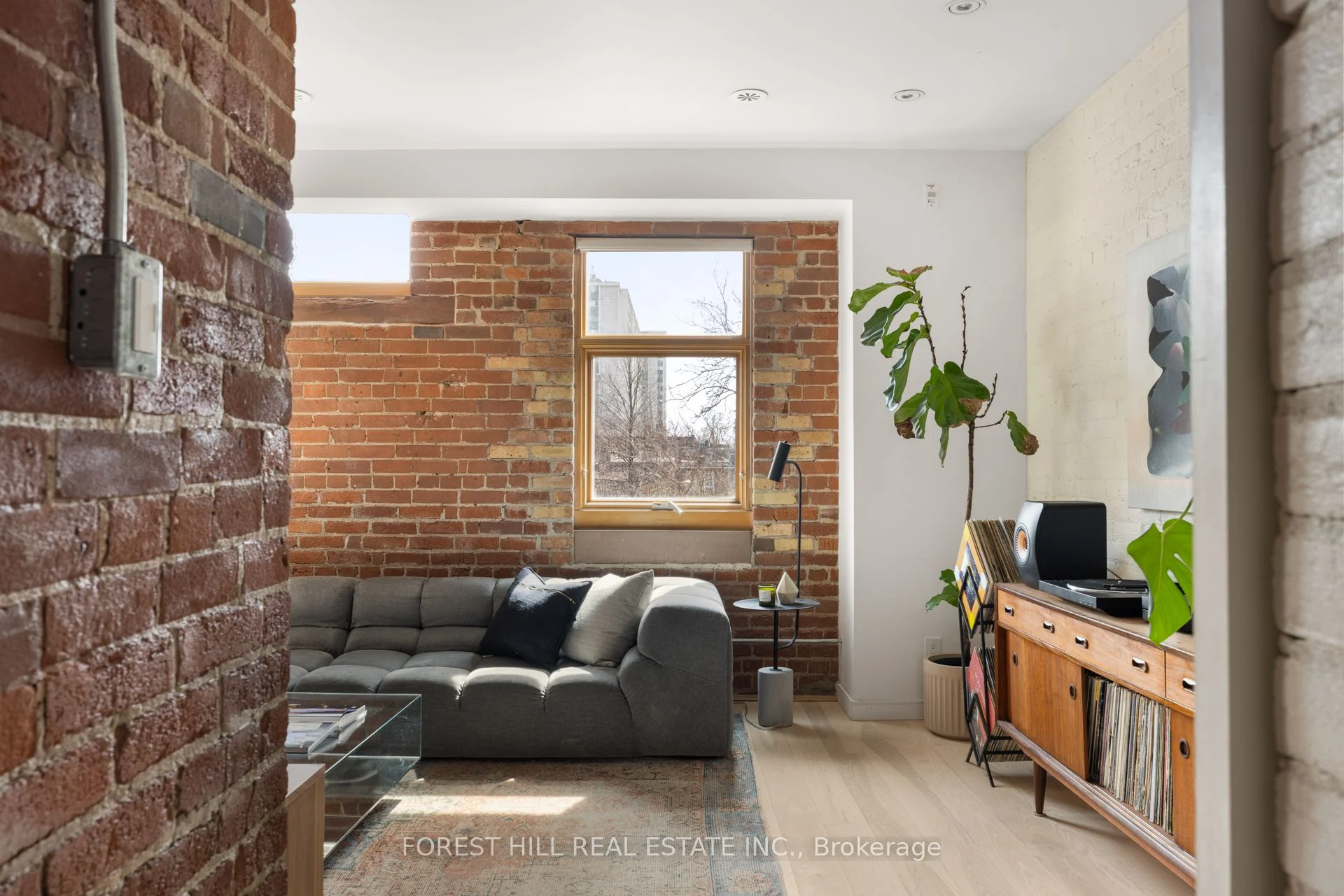 40 Westmoreland Avenue 12, Toronto W02, ON M6H 2Z7