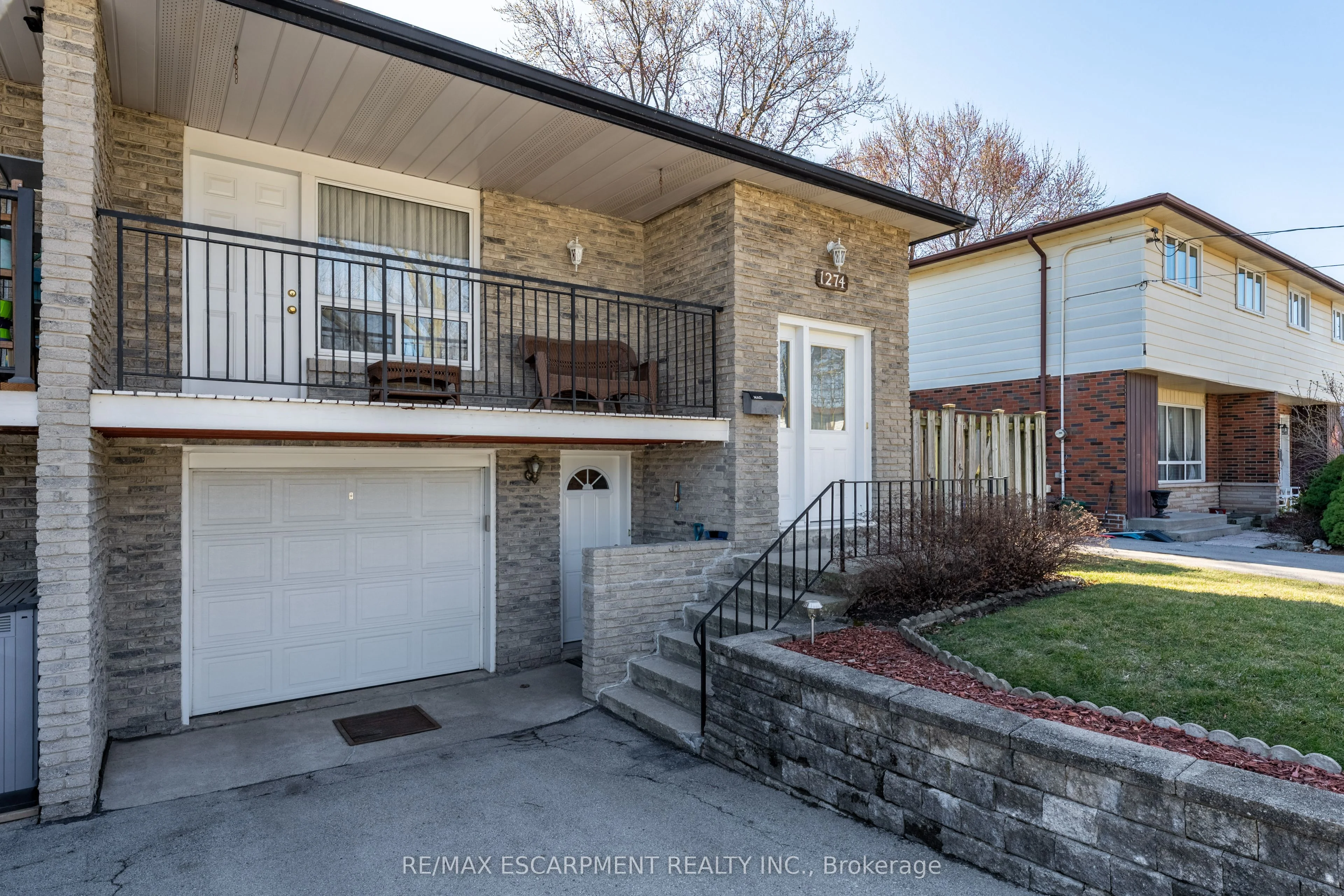 Semi-Detached in Burlington