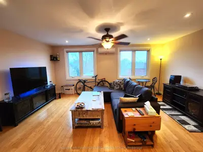 2389 Bloor Street W 3, Toronto W01, On M6s 1p6