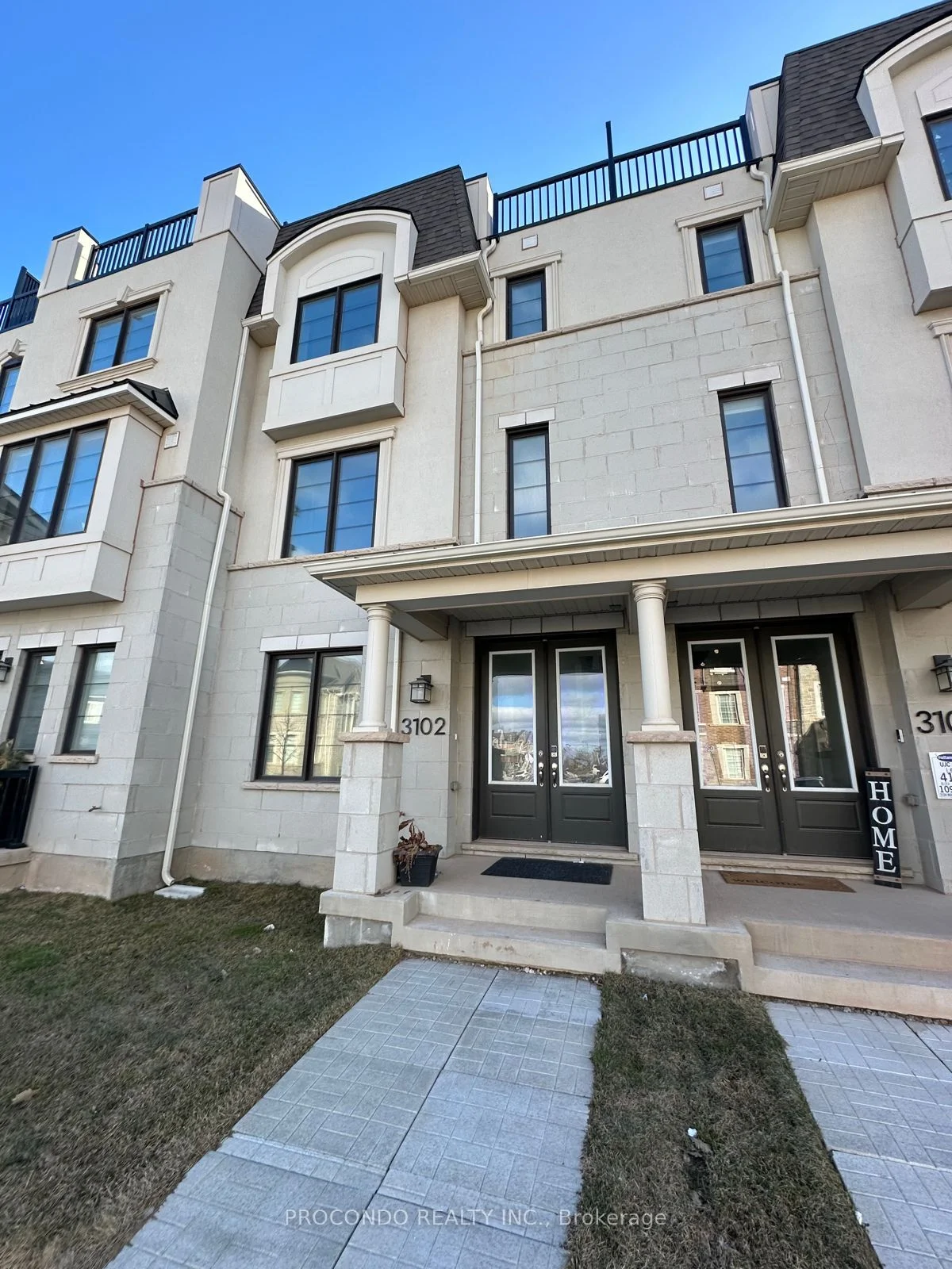 Att/Row/Townhouse in Oakville