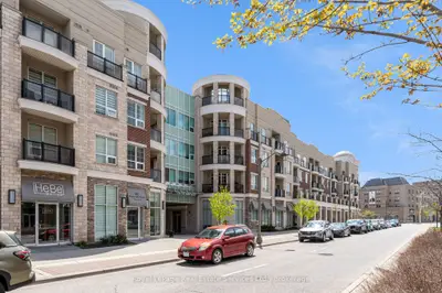 Condo Apartment in Oakville