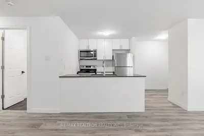 2507 Eglinton Avenue W M5, Toronto W03, On M1k 2r1