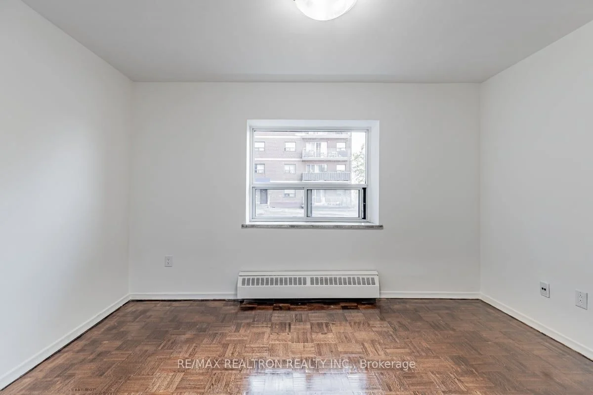 1524 Lawrence Avenue W 101, Toronto W04, ON M6L 1B7