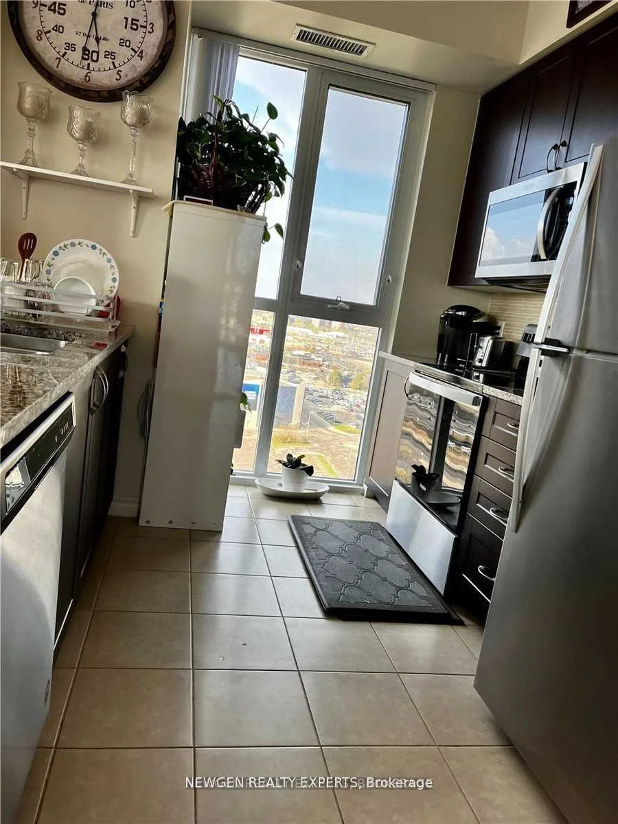 349 Rathburn Road W 1805, Mississauga, ON L5B 0G9