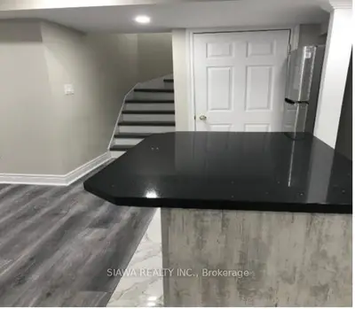 5703 Whitehorn Avenue, Mississauga, On L5v 2a9