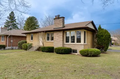 Detached in Burlington