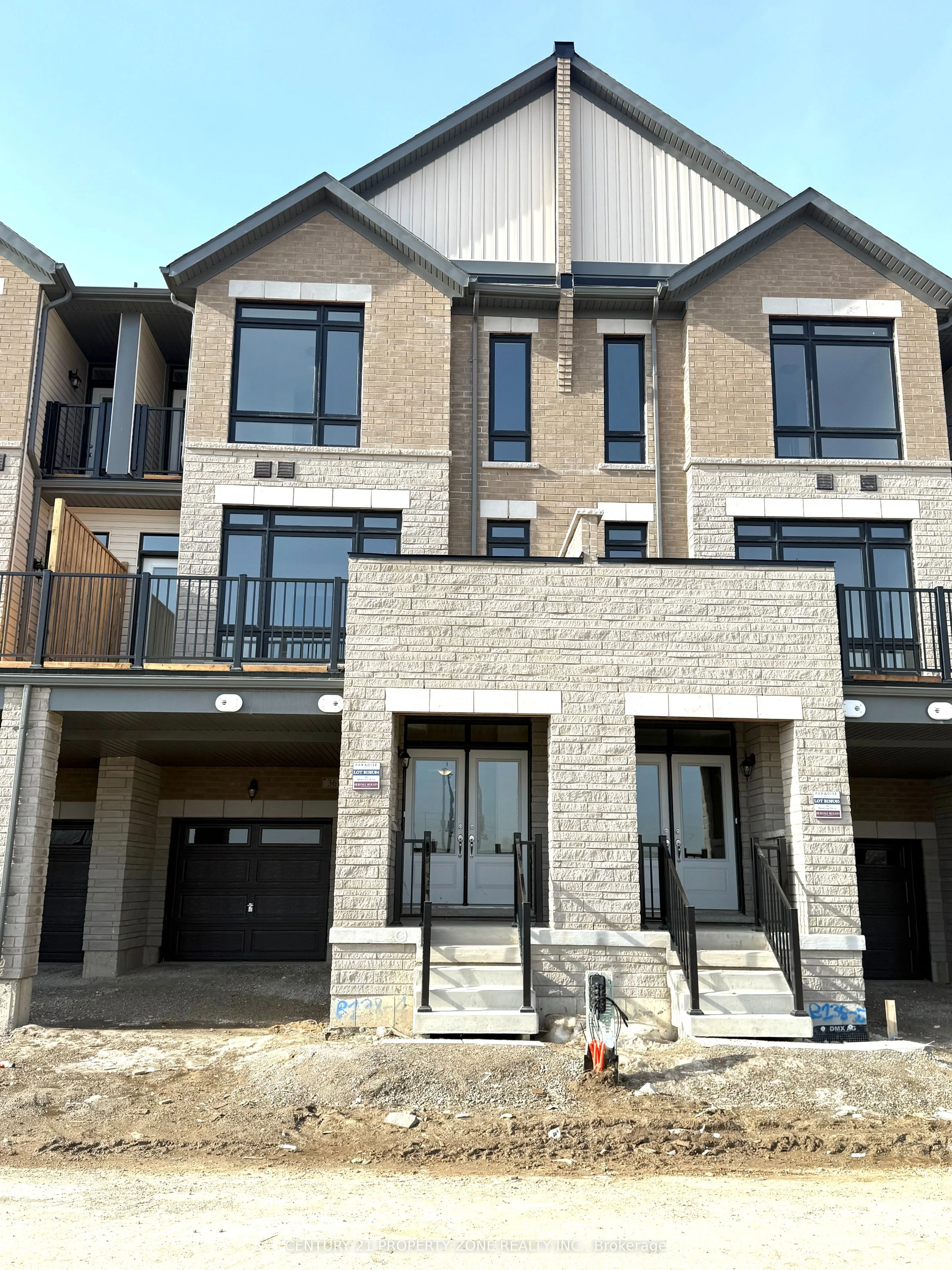 Att/Row/Townhouse in Brampton