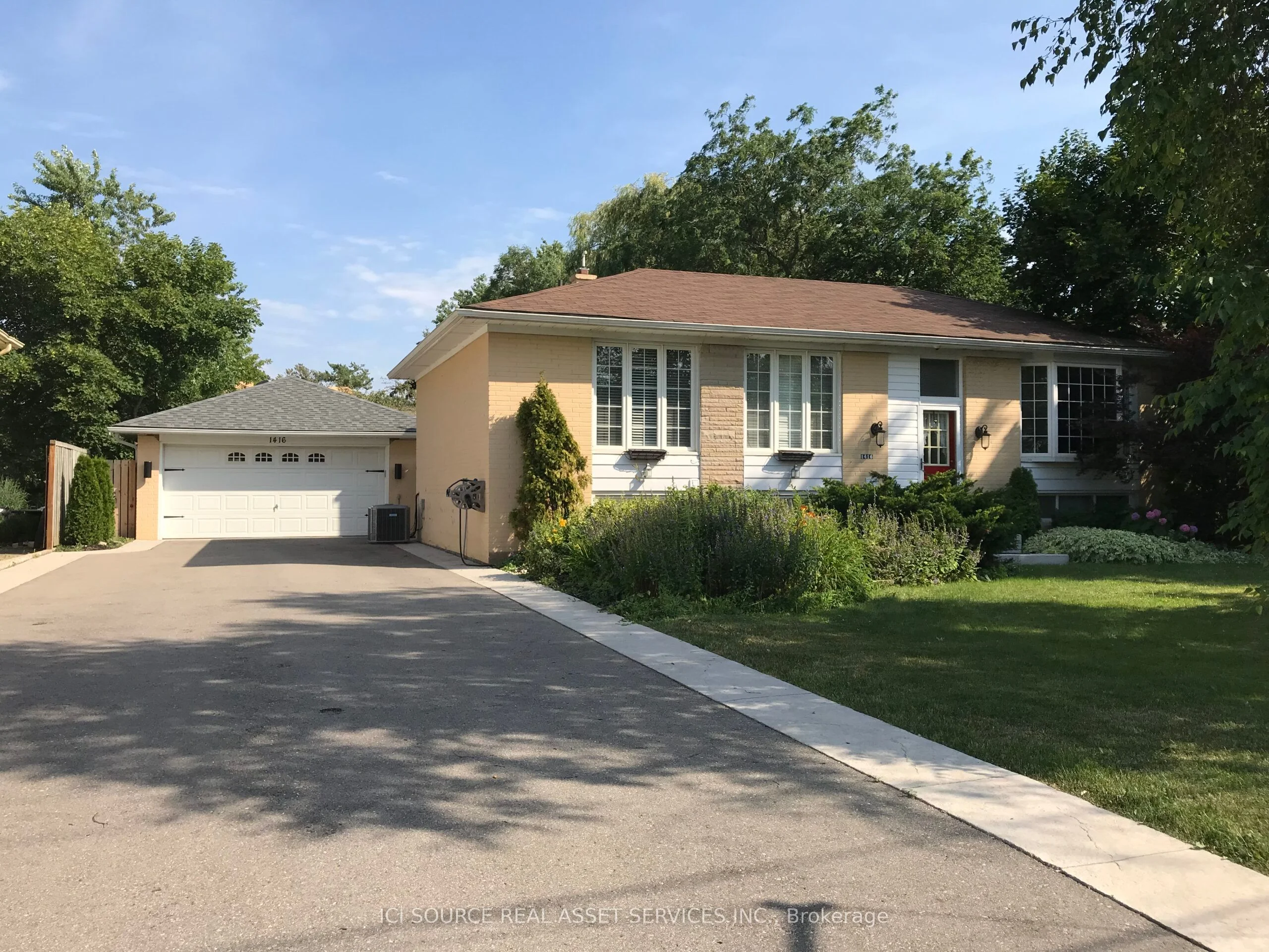 1416 Rebecca Street, Oakville, On L6l 1z5