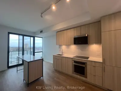 220 Missinihe Way 525, Mississauga, On L3h 0b3