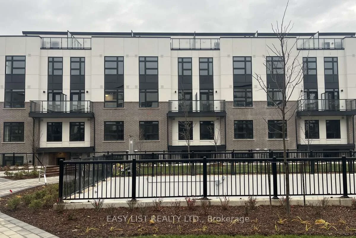 Condo Townhouse in Milton