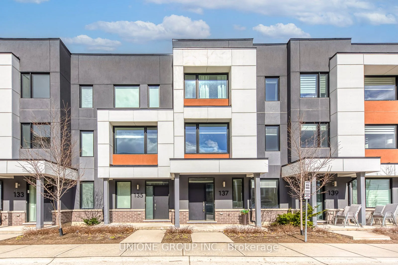Condo Townhouse in Oakville
