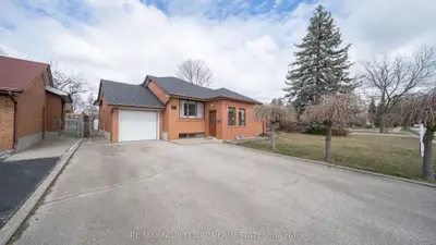 253 Mcgill Street N, Mississauga, On L5a 1v3