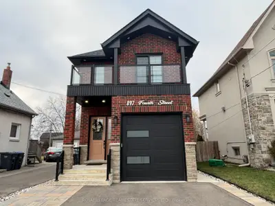 897 Fourth Street Bsmt, Mississauga, On L5e 1j8