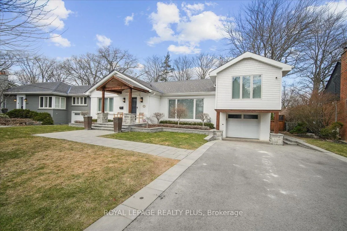Detached in Oakville