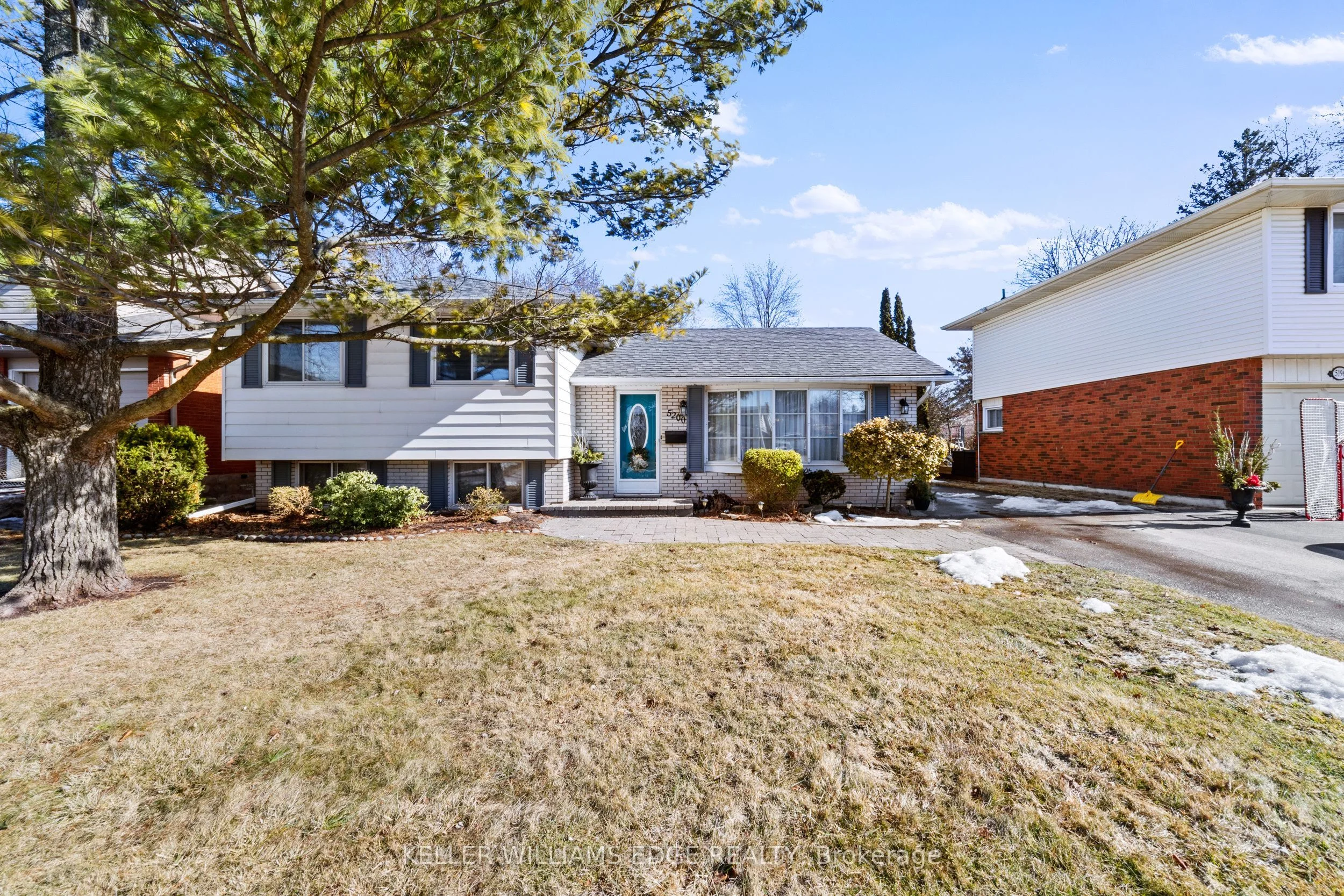 Detached in Burlington